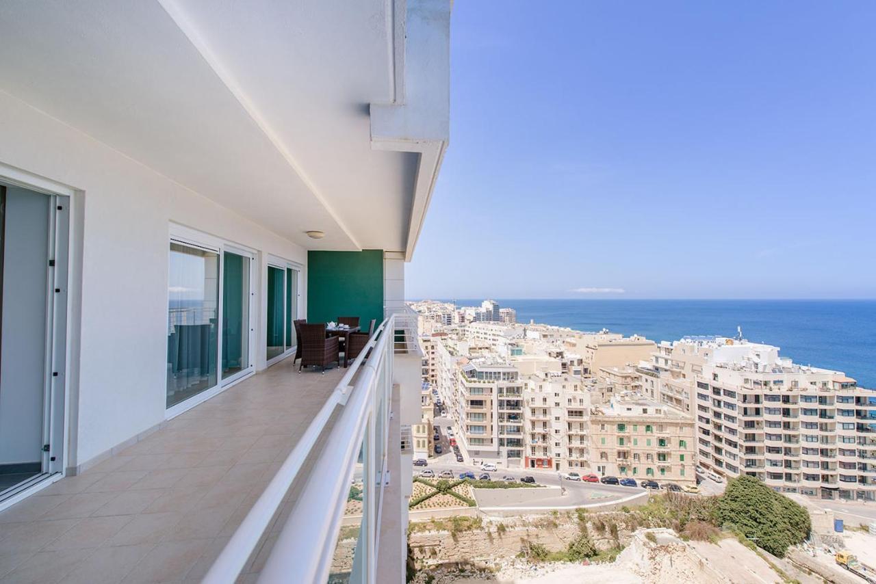 Seafront Luxury Apartment With Pool สลีมา ภายนอก รูปภาพ