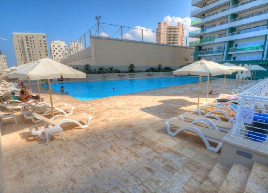 Seafront Luxury Apartment With Pool สลีมา ภายนอก รูปภาพ