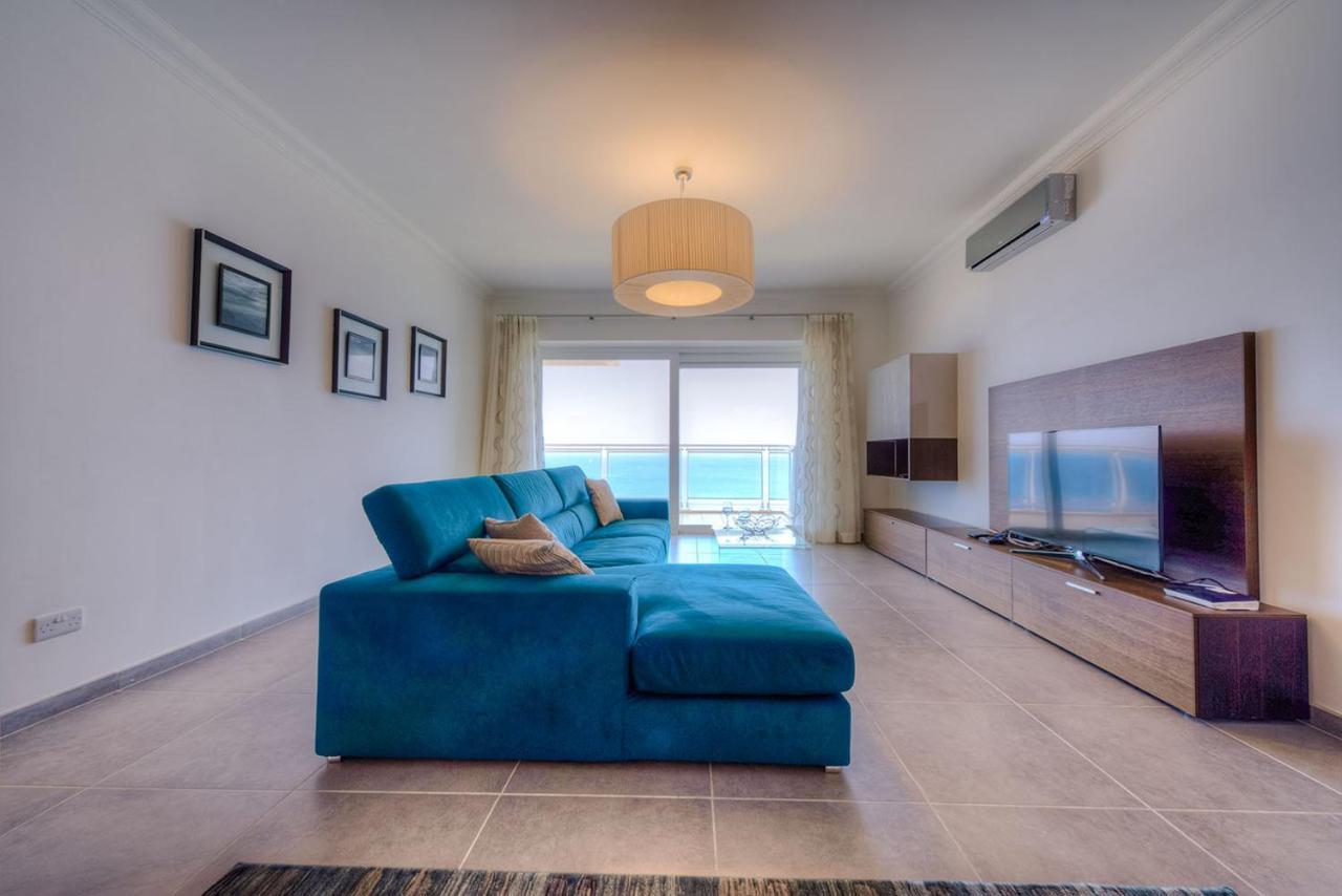 Seafront Luxury Apartment With Pool สลีมา ภายนอก รูปภาพ