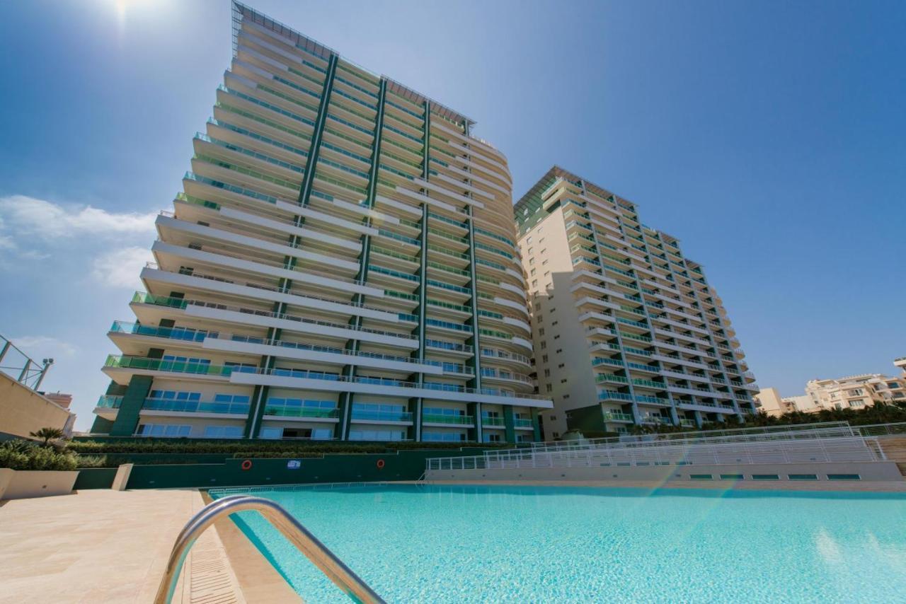 Seafront Luxury Apartment With Pool สลีมา ภายนอก รูปภาพ