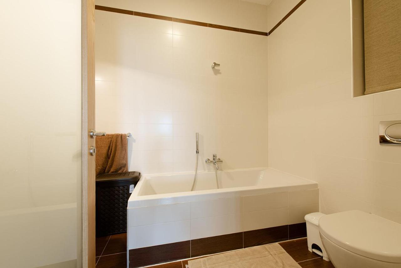 Seafront Luxury Apartment With Pool สลีมา ภายนอก รูปภาพ